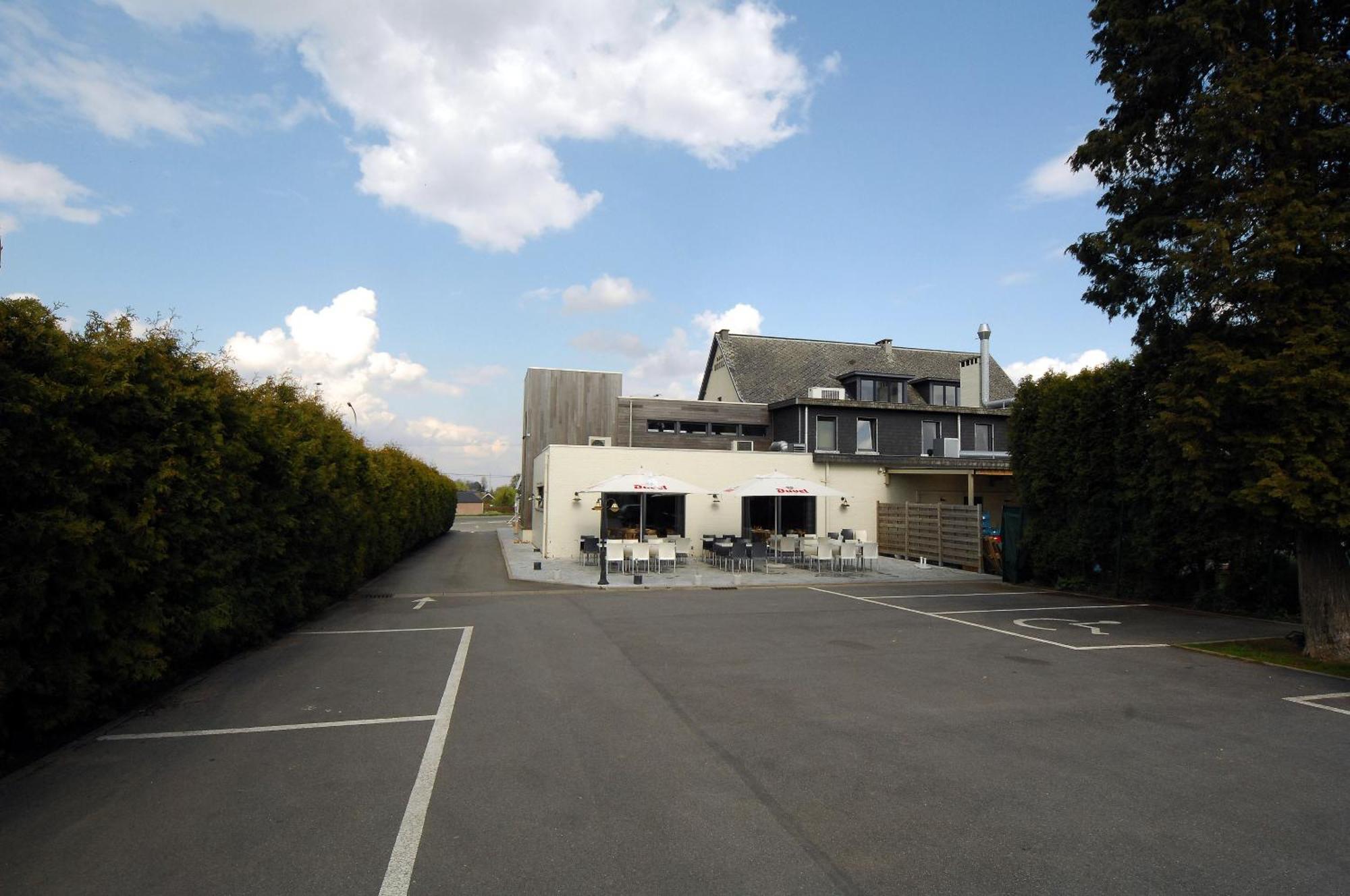 Hôtel Le Saint Loup Gembloux Exterior foto